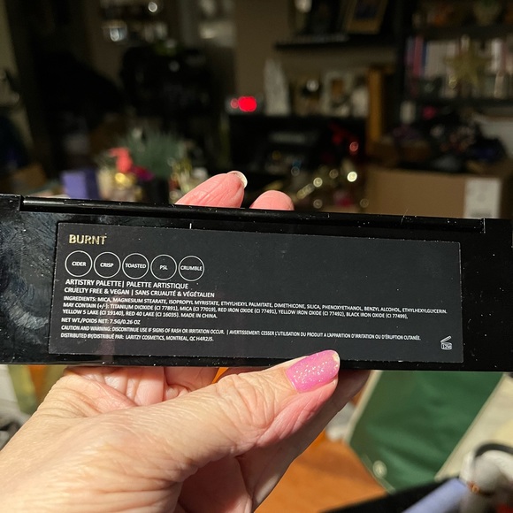 Laritzy Cosmetics Artistry Palette.  New In Box! - Picture 3 of 5